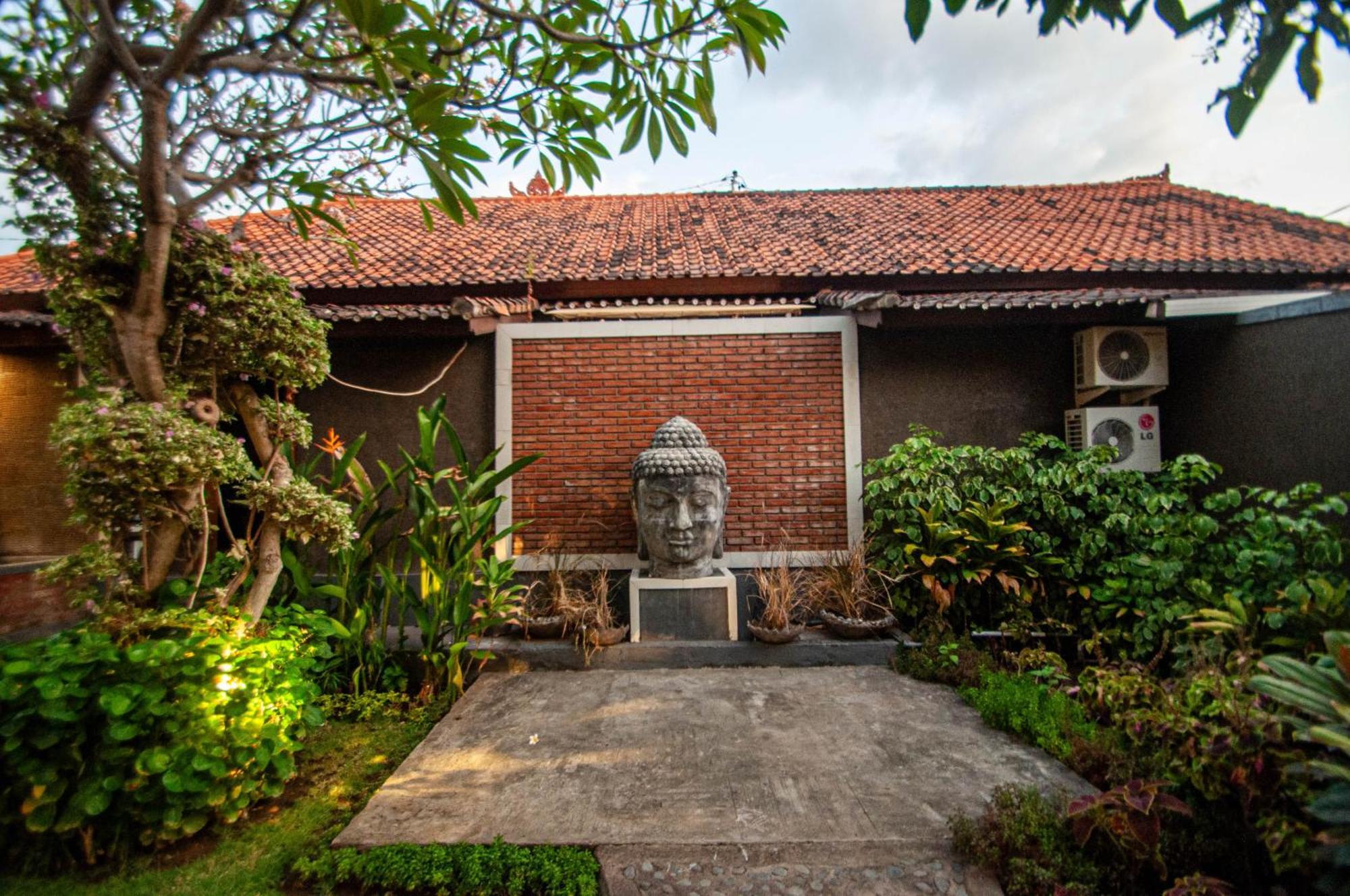 Kubuku Eco Dive Lodge And Yoga Pemuteran  Exterior photo